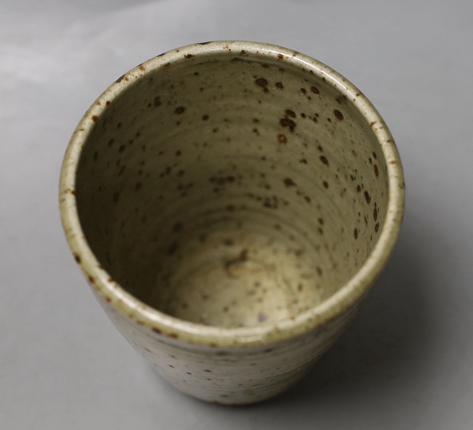 A studio pottery beaker by Seth Cardew, 12cm